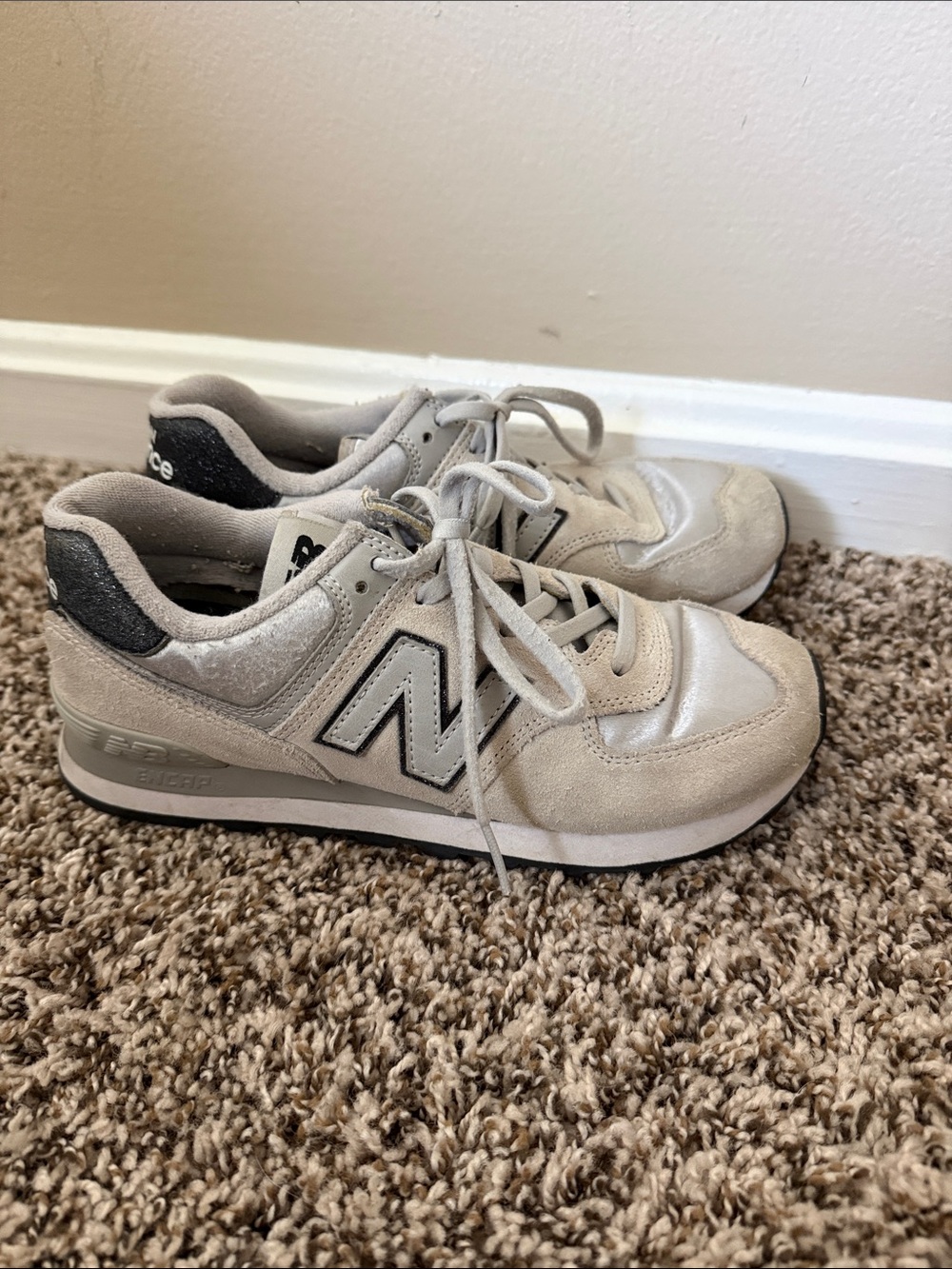 New Balance 574 v2 Gray and Black Sneakers